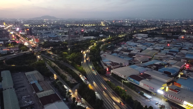 东莞市万江区107傍晚国道车流