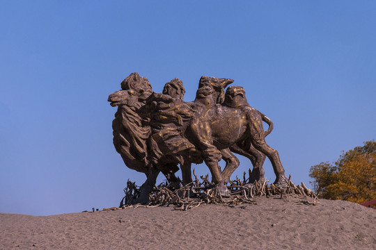 骆驼雕像摄影图