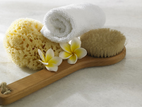 spa概念，带frangipani、刷子和毛巾