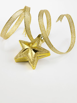 圣诞装饰物品星星和丝带