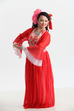中国妇女传统服装摆姿势正面图