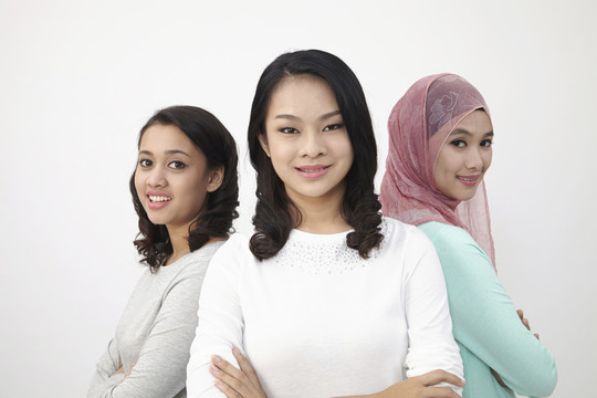马来西亚三个多种族看镜头