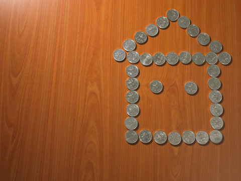硬币排列成房子的形状