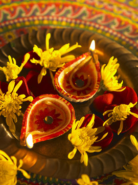 印度传统花油灯俯视图
