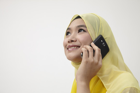 马来女人在打电话