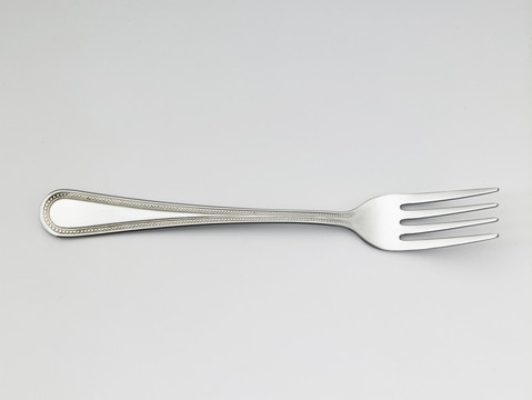 白色背景上使用的叉子