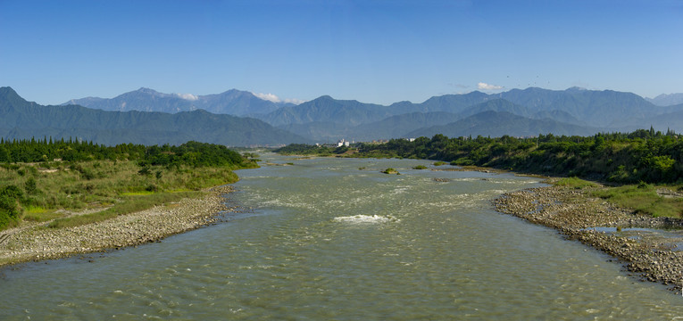 岷江青城山全景图