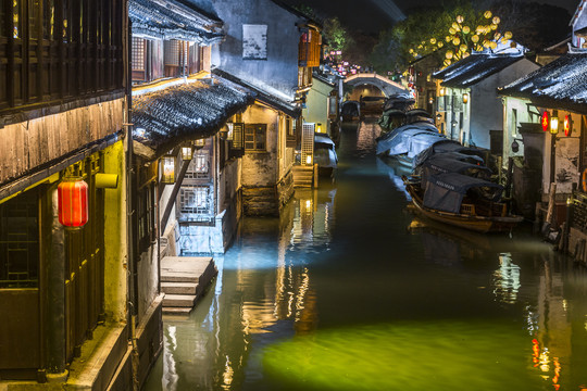 江苏周庄古镇夜景风光