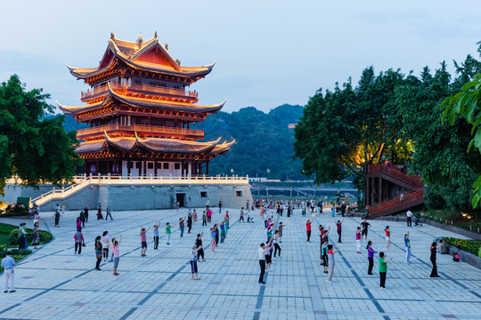 宜宾长江地标广场夹镜楼夜景