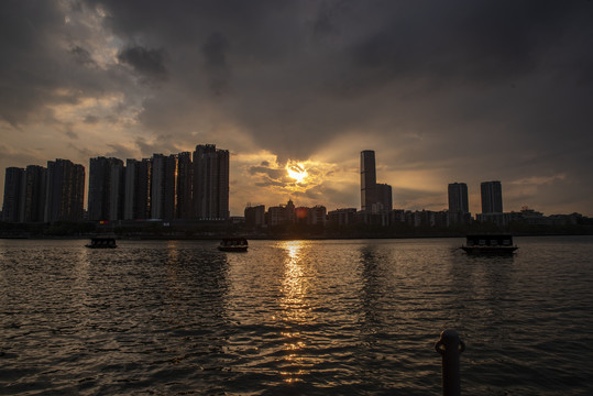 都市夕阳风景