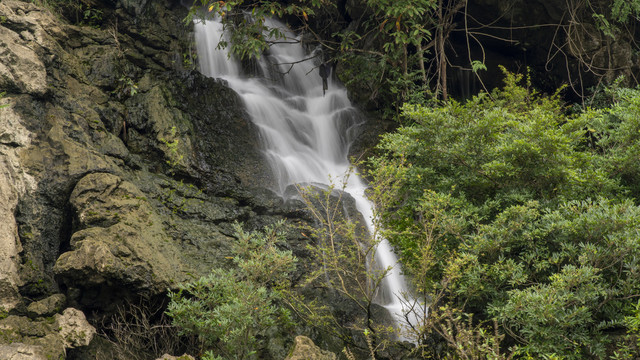 山泉瀑布视频