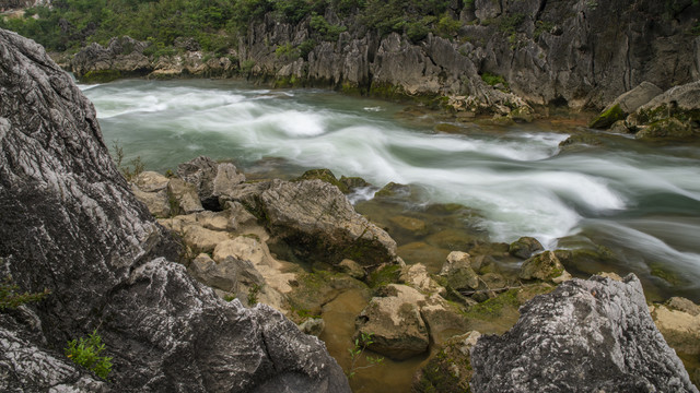 小溪水流秀水清水