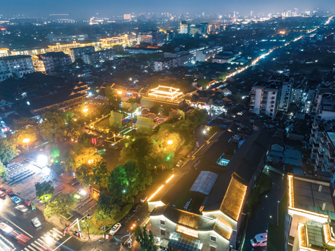 航拍江苏扬州东关街古城楼夜景