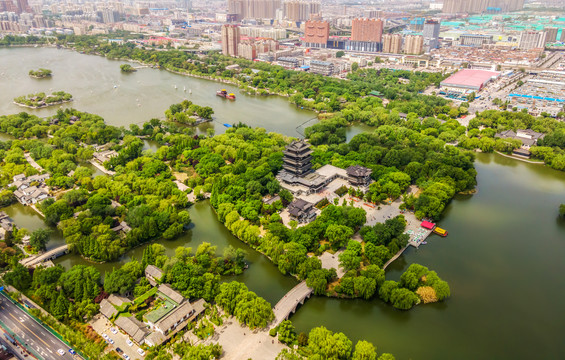 航拍济南明湖景区