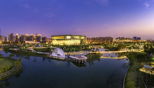 苏州第二图书馆夜景