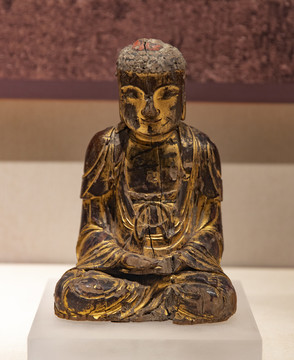 清代鎏金木雕释迦牟尼坐像