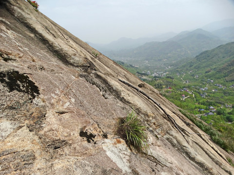 汤公山绝壁