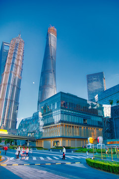 末封顶的上海中心大厦