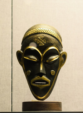 安哥拉铜面具