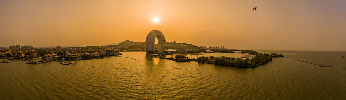 宽幅日落湖州月亮湾全景大图