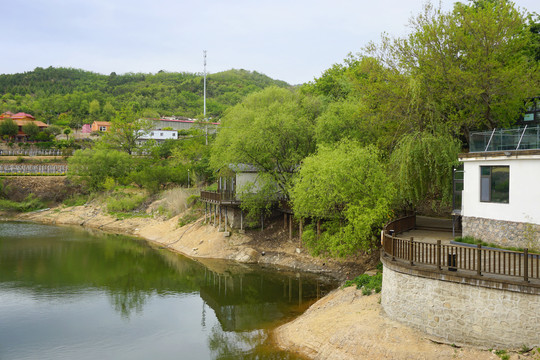 山东青岛崂山池塘及度假村