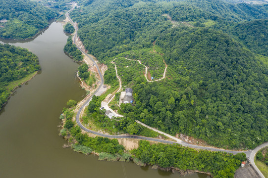 水库公路航拍