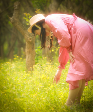 阳光下的少女