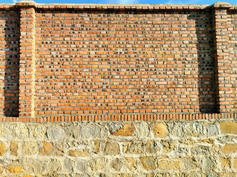 红砖围墙
