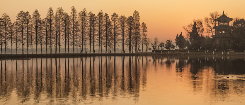 中国湖北武汉东湖风景区行吟阁亭