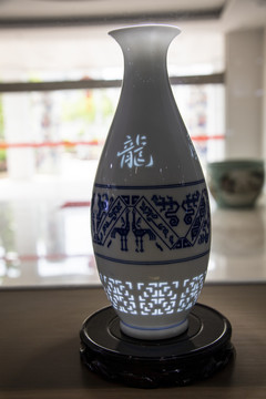 中国江西景德镇薄胎透光瓷器