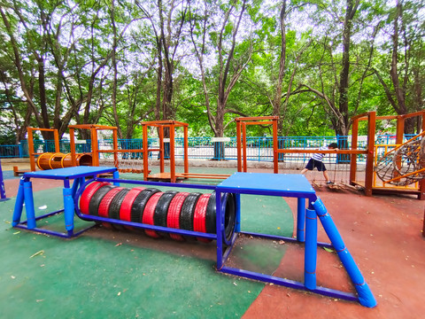 儿童公园游乐场