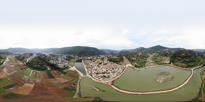 泸西城子古村全景