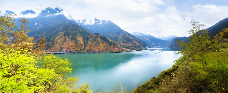 大渡河风光全景图