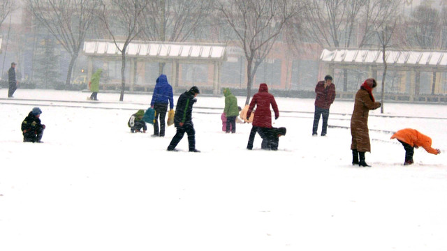 玩雪