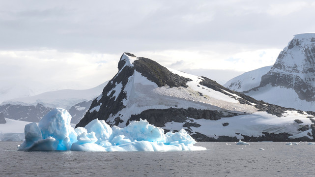 南极冰山雪山风景