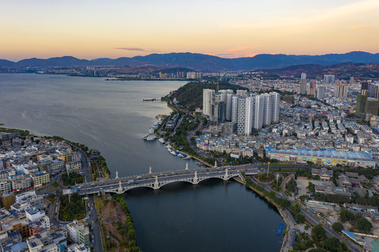 航拍云南大理市区夜景风光