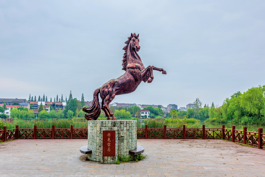 中国湖北荆州赤兔马雕塑