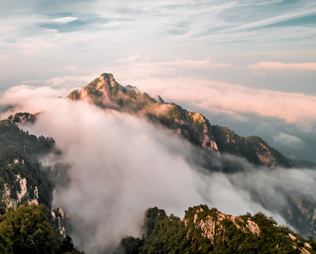 白云山日出云海