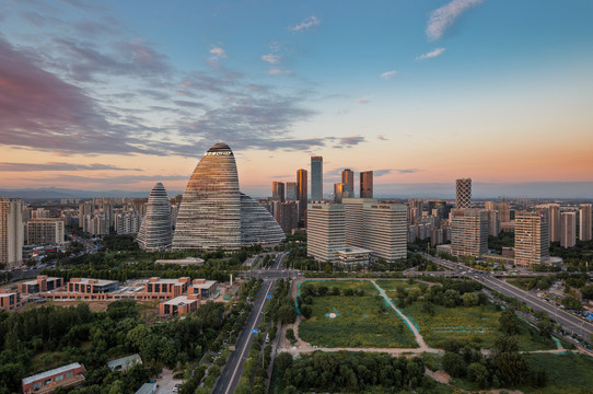 北京城市建筑望京商区晚霞