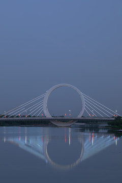 滨河国际新城蝶湖夜景