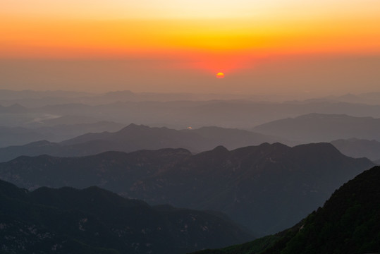 泰山日落晚霞