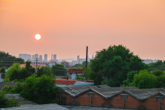 夕阳下的小镇