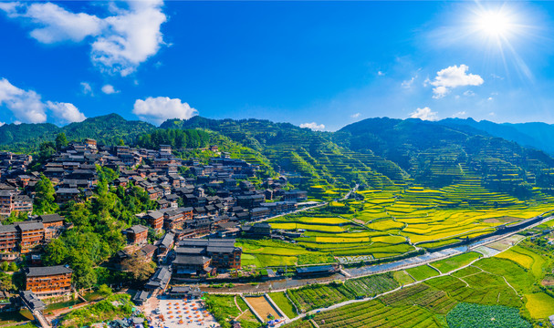 贵州西江千户苗寨梯田风光