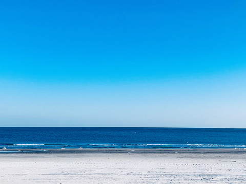 海滩海天一色