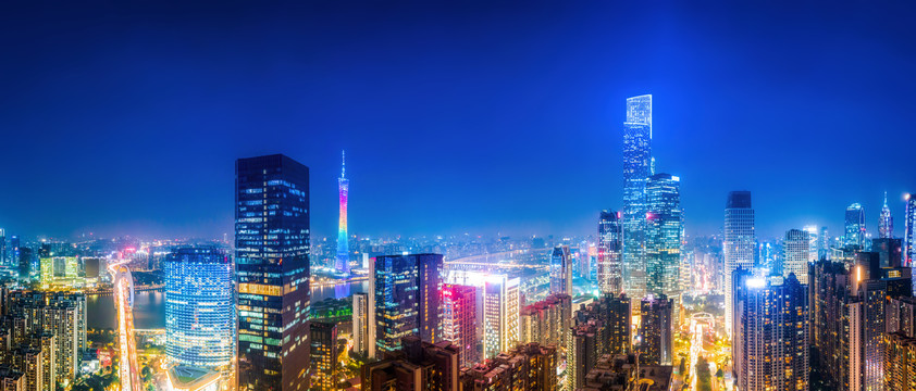 航拍廣州珠江沿岸現(xiàn)代建筑夜景