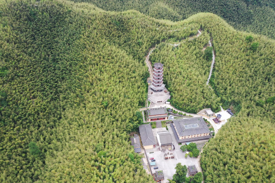 航拍竹海古寺杭州釜托寺