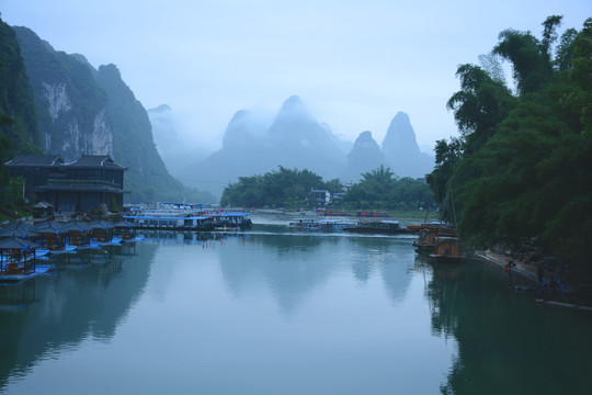 烟雨漓江