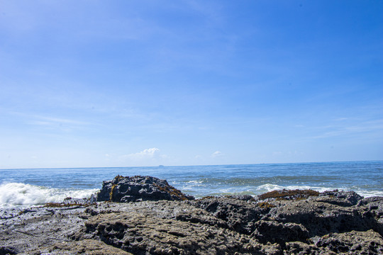 海浪礁石