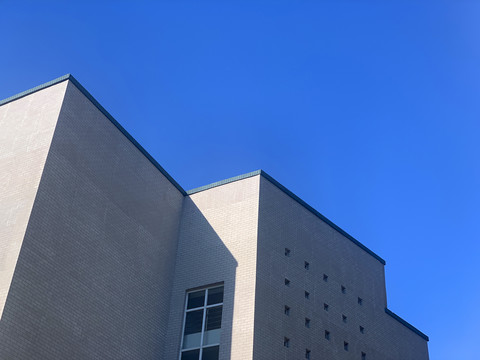 蓝天和楼房