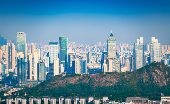 天平山远眺苏州城市天际线